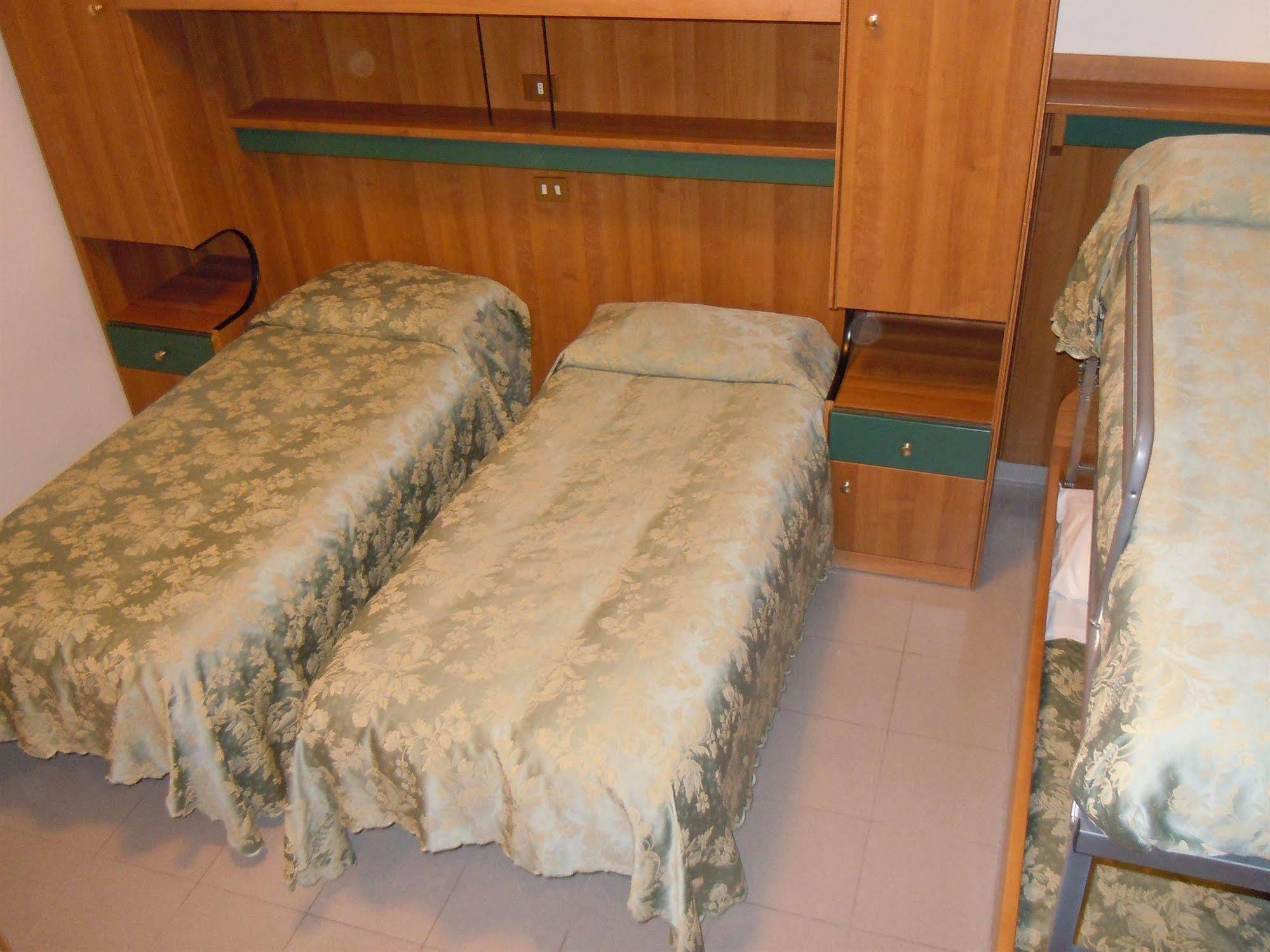 Hotel Papa Germano Roma Ngoại thất bức ảnh